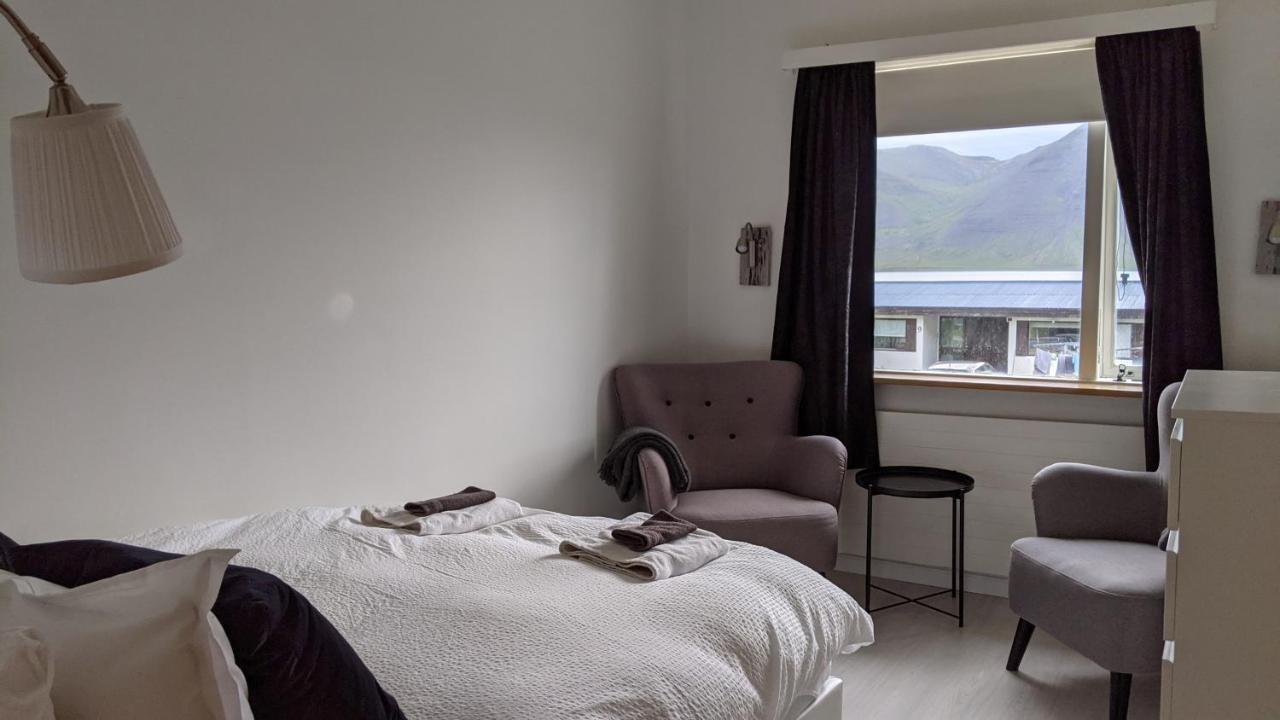 Flateyri Guesthouse Экстерьер фото